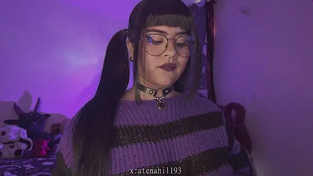 Snapshot of atena_hill_ chatting on 9, 5, 2026 atena hill online show from 9, 5, 2026