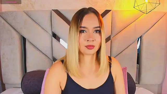 Sofia pamela  online show from 6, 6, 2026