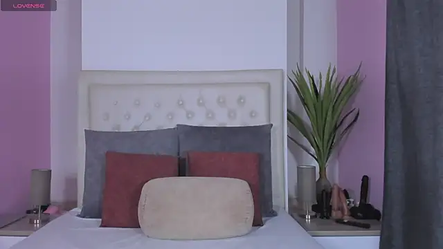 Snapshot of Sofia_pamela_ chatting on 15, 7, 2026 Sofia pamela online show from 15, 7, 2026
