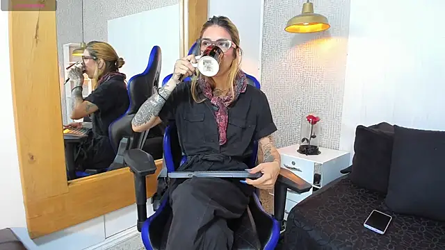 JessieGarvet19 online show from 22, 4, 2026