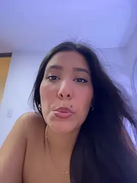 Isabellaa Joness online show from 22, 4, 2026