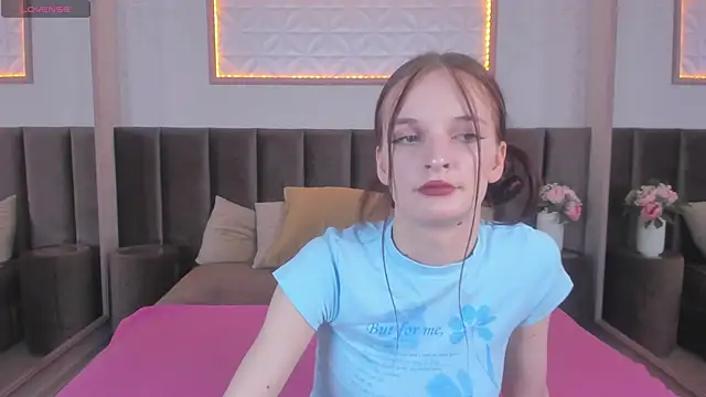 Snapshot of AliciaCore chatting on 12, 6, 2026 AliciaCore online show from 12, 6, 2026