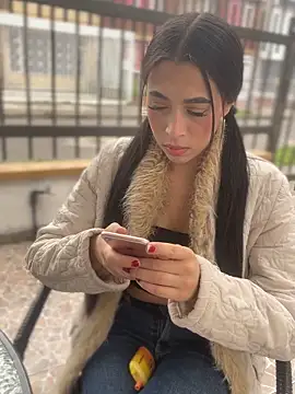 Snapshot of Ferrari_Pinkk chatting on 23, 4, 2026 Ferrari Pinkk online show from 23, 4, 2026