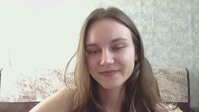 Snapshot of DolcezzaCream chatting on 25, 5, 2026 DolcezzaCream online show from 25, 5, 2026
