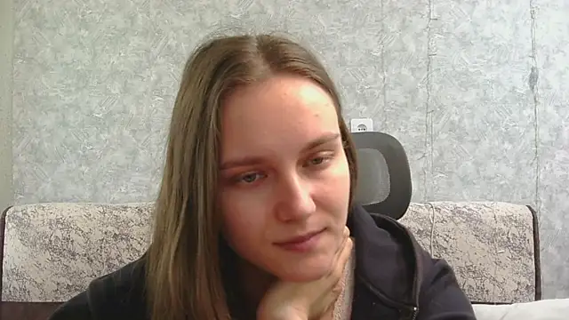 Snapshot of DolcezzaCream chatting on 3, 6, 2026 DolcezzaCream online show from 3, 6, 2026