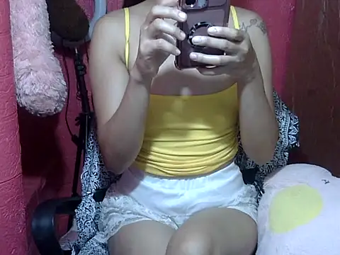 Snapshot of Horny_WetPussy chatting on 28, 7, 2026 Horny WetPussy online show from 28, 7, 2026