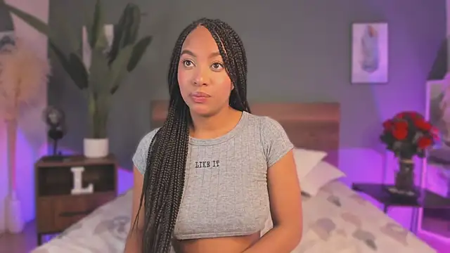 Snapshot of Lynncute chatting on 6, 7, 2026 Lynncute online show from 6, 7, 2026