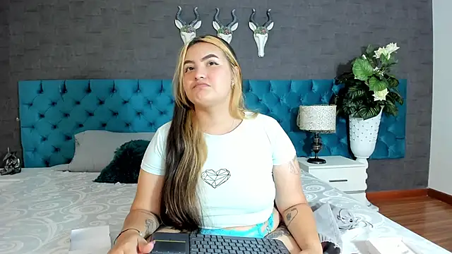 Snapshot of SabrinaMaddox chatting on 29, 5, 2026 SabrinaMaddox online show from 29, 5, 2026