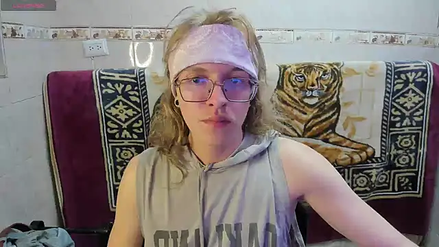 Snapshot of Jinnbooky chatting on 21, 6, 2026 Jinnbooky online show from 21, 6, 2026