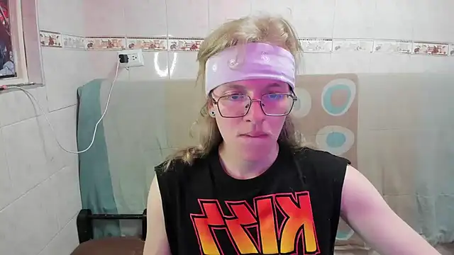 Snapshot of Jinnbooky chatting on 8, 7, 2026 Jinnbooky online show from 8, 7, 2026