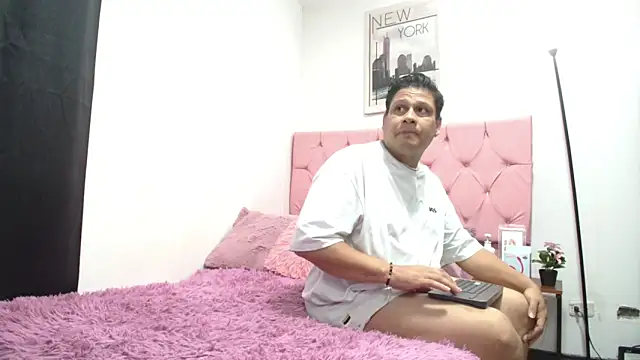 Snapshot of Xtream_LoversXXX chatting on 23, 5, 2026 Xtream LoversXXX online show from 23, 5, 2026