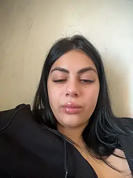 Snapshot of LilyLovell chatting on 28, 4, 2026 LilyLovell online show from 28, 4, 2026