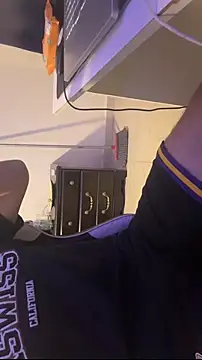 AleJmnz03 online show from 24, 4, 2026