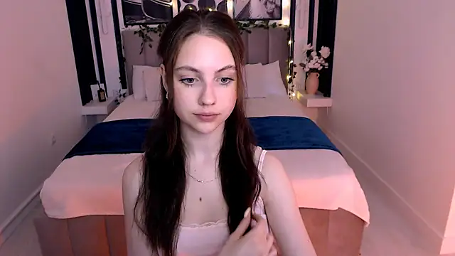 Snapshot of _AliceWells chatting on 7, 7, 2026 AliceWells online show from 7, 7, 2026