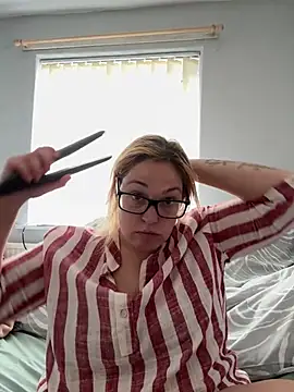 Snapshot of SecretRavenXO chatting on 20, 5, 2026 SecretRavenXO online show from 20, 5, 2026
