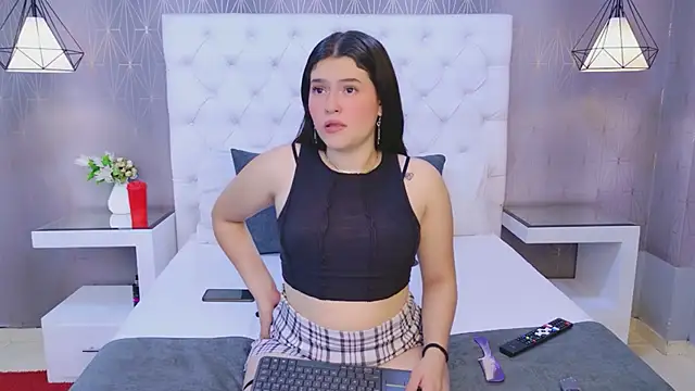 Snapshot of CarolineOlsen chatting on 4, 6, 2026 CarolineOlsen online show from 4, 6, 2026