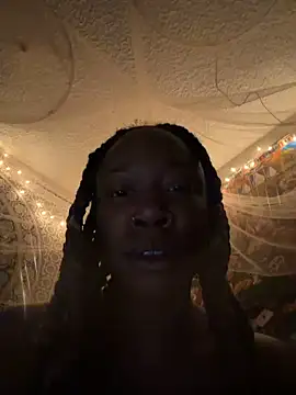 Nayomii28 online show from 27, 4, 2026