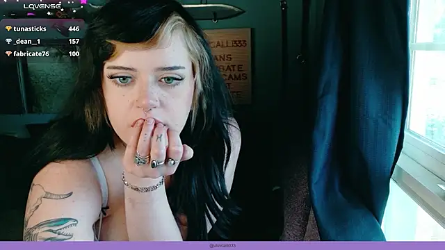 Snapshot of uluvcalli333 chatting on 21, 7, 2026 uluvcalli333 online show from 21, 7, 2026