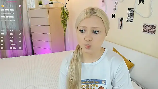 Snapshot of MidnightPoise chatting on 31, 5, 2026 MidnightPoise online show from 31, 5, 2026
