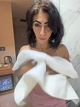 Snapshot of Yasmiinee chatting on 26, 6, 2026 Yasmiinee online show from 26, 6, 2026