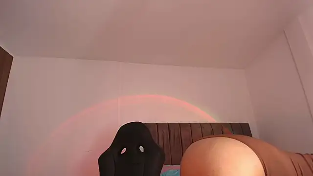 Snapshot of Nerea- chatting on 7, 5, 2026 Nerea- online show from 7, 5, 2026
