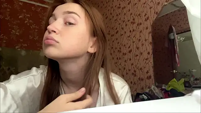 Snapshot of Chloooee chatting on 12, 7, 2026 Chloooee online show from 12, 7, 2026