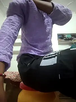 Snapshot of ESHA-LOVE chatting on 5, 5, 2026 ESHA-LOVE online show from 5, 5, 2026