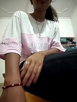 Snapshot of ESHA-LOVE chatting on 5, 5, 2026 ESHA-LOVE online show from 5, 5, 2026
