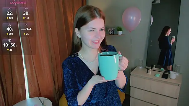 LeyaBloom online show from 18, 5, 2026