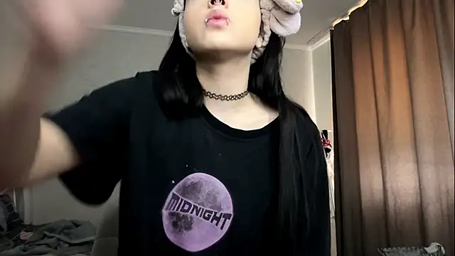 Snapshot of LouisePavlides chatting on 9, 5, 2026 LouisePavlides online show from 9, 5, 2026