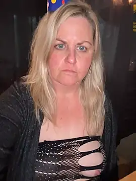 Snapshot of Bruiserboomer2 chatting on 15, 5, 2026 Bruiserboomer2 online show from 15, 5, 2026