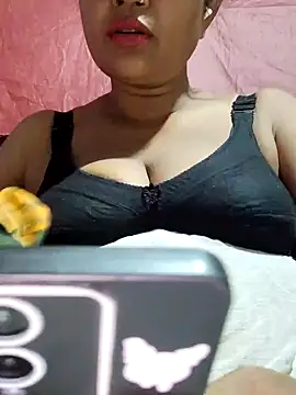 Snapshot of Gulapi_N chatting on 8, 6, 2026 Gulapi N online show from 8, 6, 2026
