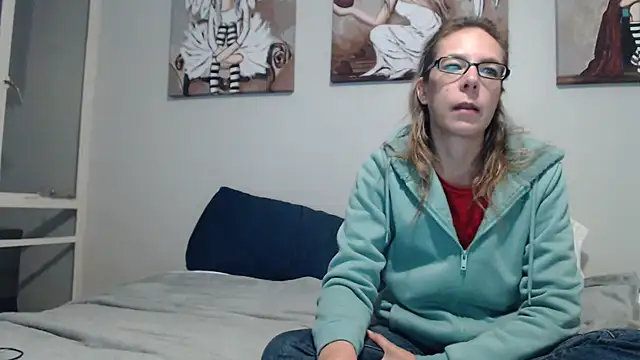 Snapshot of blondiesin50 chatting on 12, 6, 2026 blondiesin50 online show from 12, 6, 2026