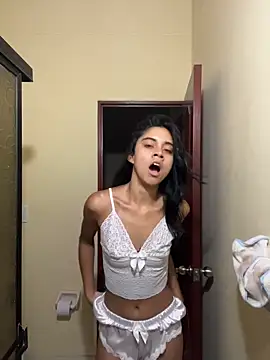 Snapshot of mia_moonna chatting on 21, 5, 2026 mia moonna online show from 21, 5, 2026