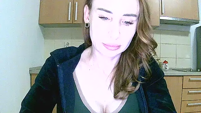 Snapshot of GlarysLoveresx chatting on 14, 5, 2026 GlarysLoveresx online show from 14, 5, 2026