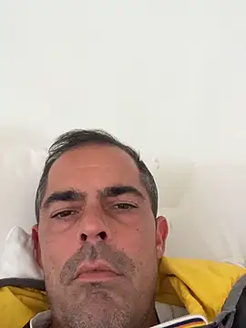 Snapshot of Riccardo86xx chatting on 2, 5, 2026 Riccardo86xx online show from 2, 5, 2026