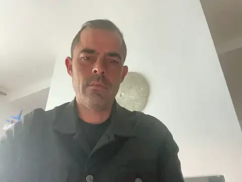 Snapshot of Riccardo86xx chatting on 17, 5, 2026 Riccardo86xx online show from 17, 5, 2026