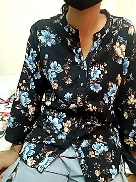 Snapshot of ananya_rawat chatting on 19, 5, 2026 ananya rawat online show from 19, 5, 2026