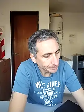 Snapshot of Alejandro83bsf chatting on 31, 5, 2026 Alejandro83bsf online show from 31, 5, 2026
