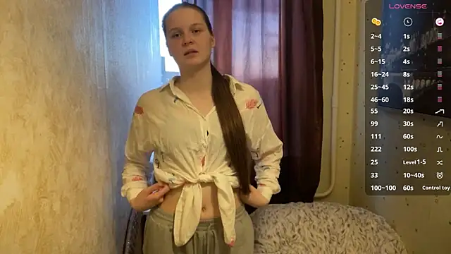 Snapshot of LongChillGerl chatting on 14, 6, 2026 LongChillGerl online show from 14, 6, 2026
