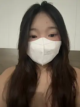 Snapshot of Ni_Tran chatting on 7, 7, 2026 Ni Tran online show from 7, 7, 2026