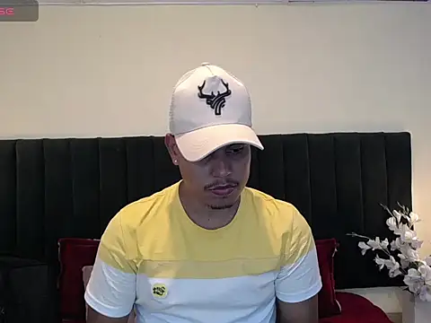 Snapshot of noah_oliver1 chatting on 4, 5, 2026 noah oliver1 online show from 4, 5, 2026