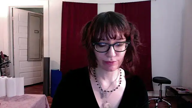 Snapshot of AnnywnBelle chatting on 8, 5, 2026 AnnywnBelle online show from 8, 5, 2026