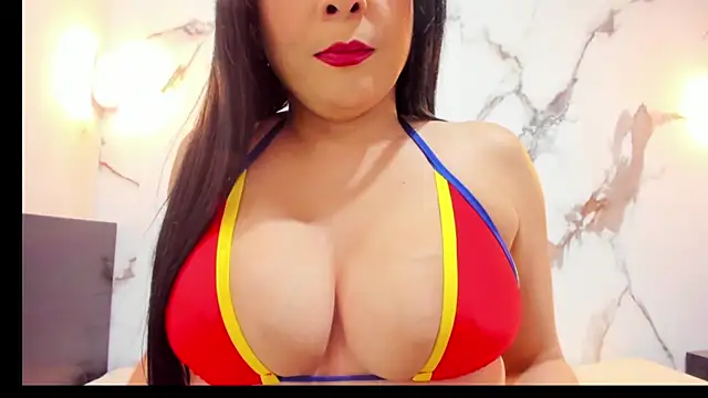 Snapshot of LauraCollinss chatting on 17, 6, 2026 LauraCollinss online show from 17, 6, 2026
