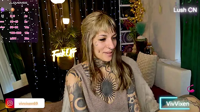 Snapshot of VivVixen chatting on 25, 5, 2026 VivVixen online show from 25, 5, 2026