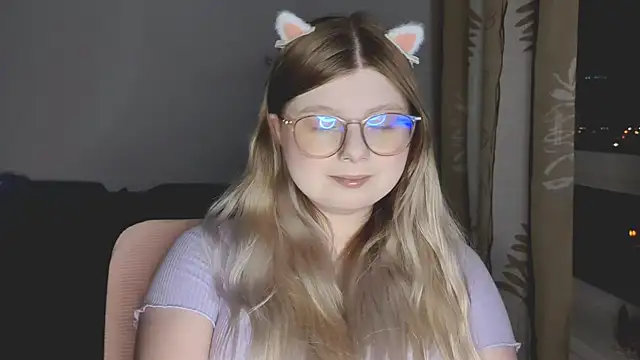 Snapshot of YukiBlush chatting on 17, 5, 2026 YukiBlush online show from 17, 5, 2026