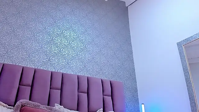Snapshot of DianaRed_ chatting on 15, 7, 2026 DianaRed online show from 15, 7, 2026