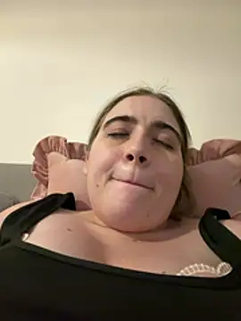 Snapshot of Taylormillie471 chatting on 27, 6, 2026 Taylormillie471 online show from 27, 6, 2026