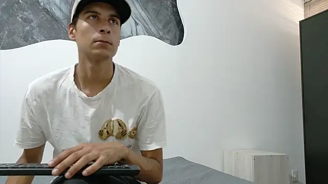 Snapshot of cameronsilverman chatting on 31, 5, 2026 cameronsilverman online show from 31, 5, 2026