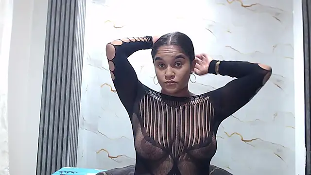 Snapshot of Liaa_cams chatting on 7, 6, 2026 Liaa cams online show from 7, 6, 2026